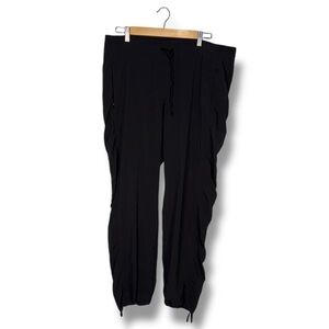ATHLETA black Aspire Joggers 16 Zip Pockets Ruched Ankle Pants‎ Women's